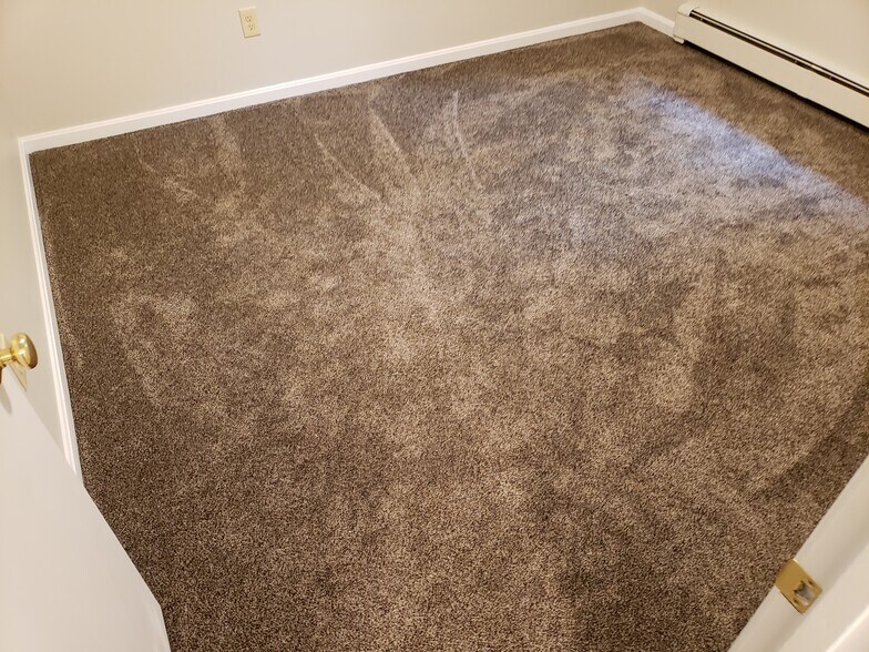 Building Photo - 503 Hancock St