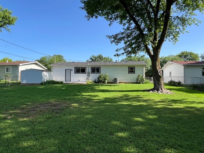 Building Photo - Newly Remodeled 3 Bed 1 Bath Home in Derby!!