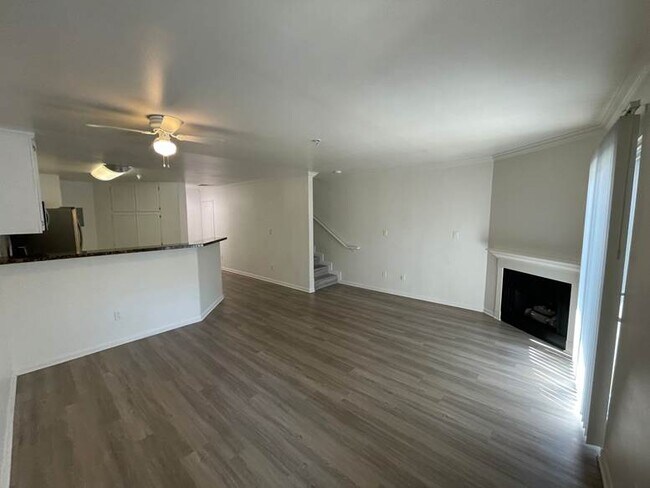 Building Photo - Winnetka Townhome Apartments