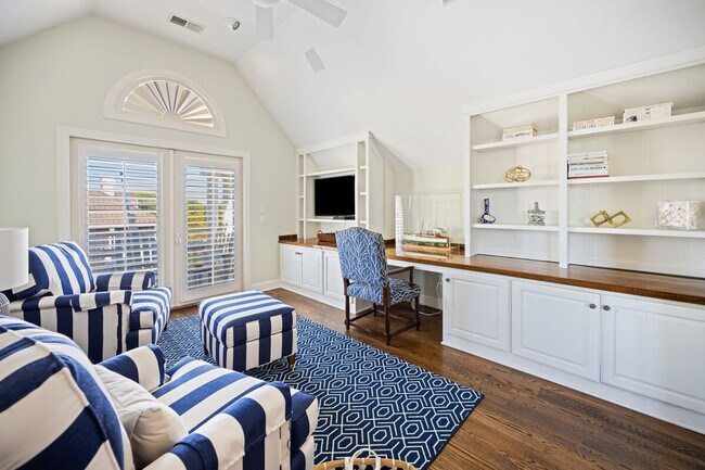 Building Photo - 221 Ocean Park Loop