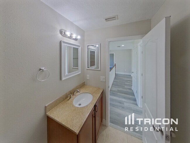 Building Photo - 1822 Sadnet Ln