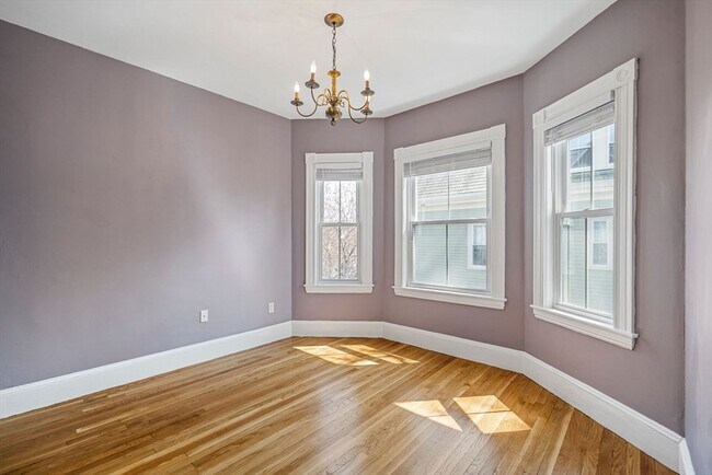 Building Photo - 8 Worcester St