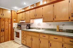 Building Photo - 16 Forestdale Ave