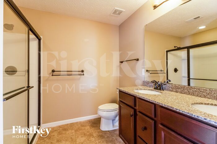 Building Photo - 5312 Venetian Way