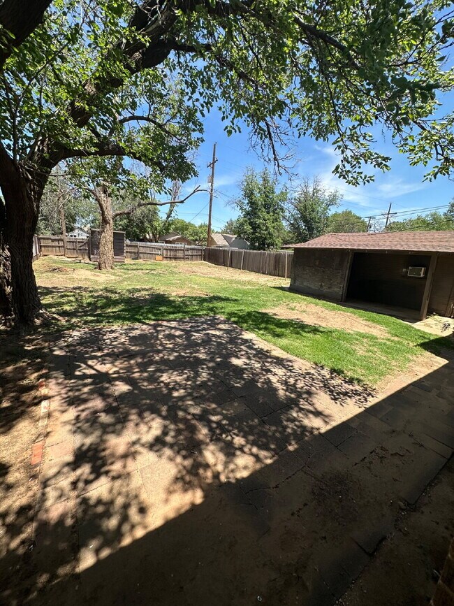 Building Photo - Close to Texas Tech University and Downtown