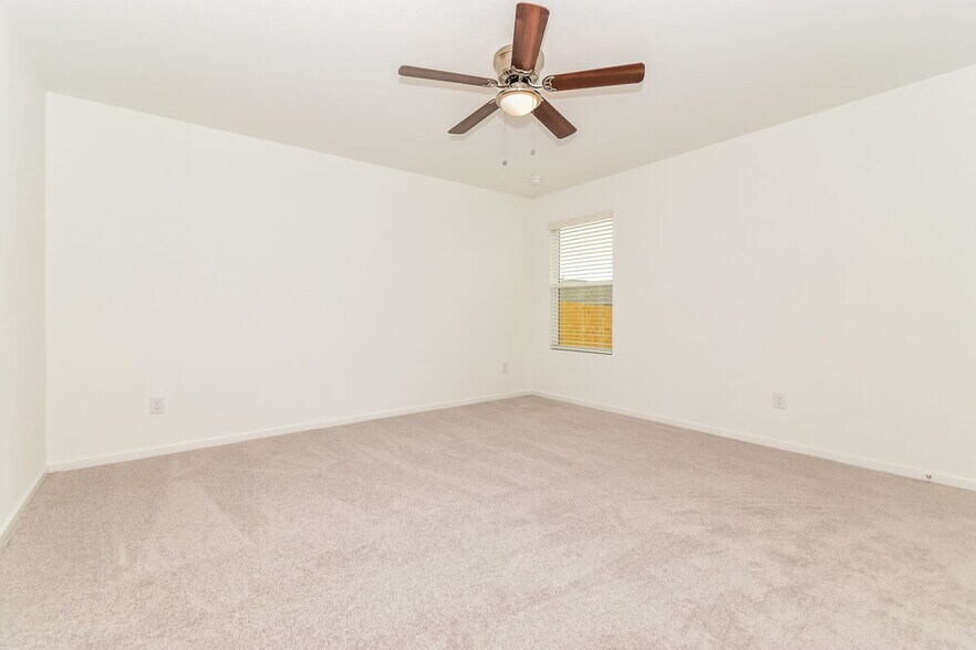 Building Photo - 1024 Calley Pear Trl