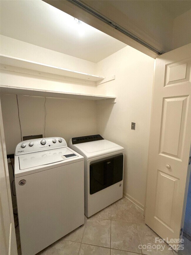 Building Photo - 1016 Queens Rd