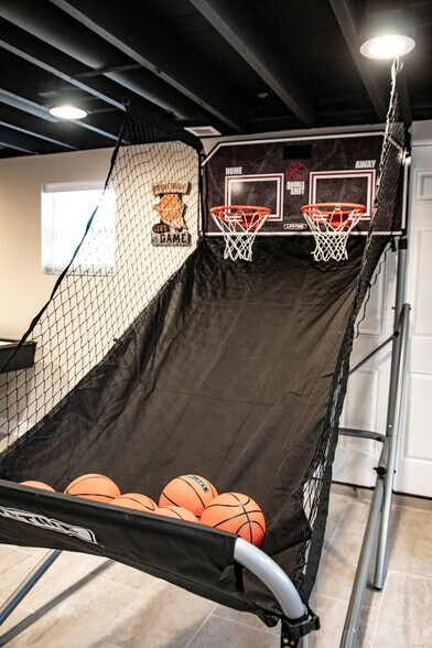 Building Photo - 5539-47 W Archer Ave