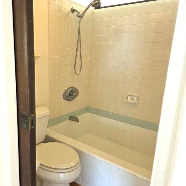 Building Photo - Kaimana Lanais Condo