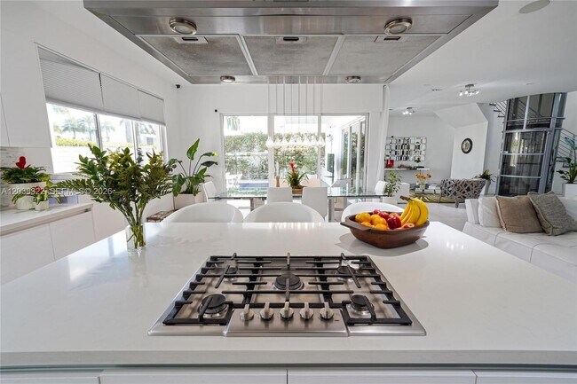 Building Photo - 7515 NW 99th Ave
