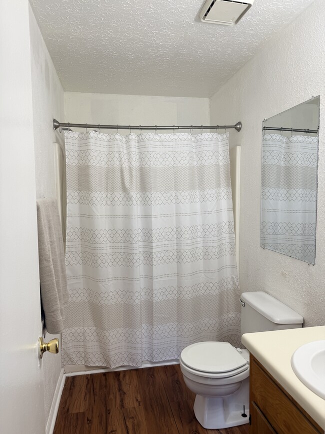 Building Photo - 15 Ferguson Dr