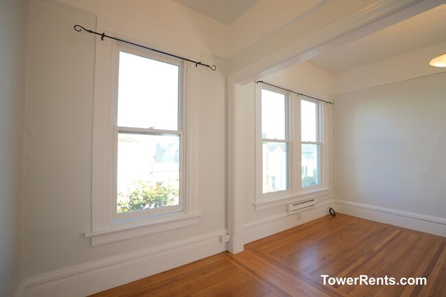 Building Photo - 38A Sharon St