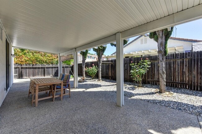 Building Photo - Home for Rent in Gold River, CA