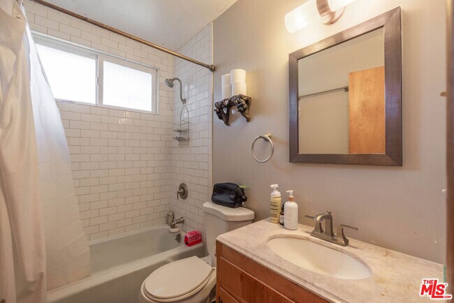 Building Photo - 782 Tehama Dr