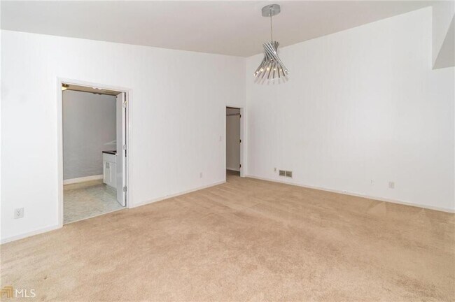 Building Photo - 330 Broken Lance Pl