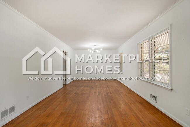 Building Photo - 2542 Melinda Dr NE