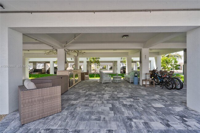 Building Photo - 10877 Overseas Hwy