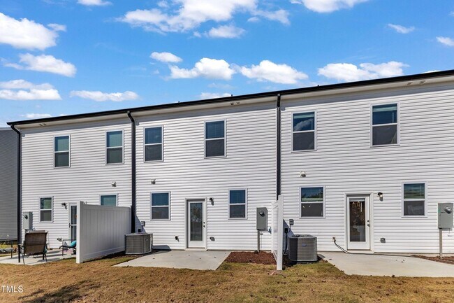 Building Photo - 67 Camel Crazies Pl