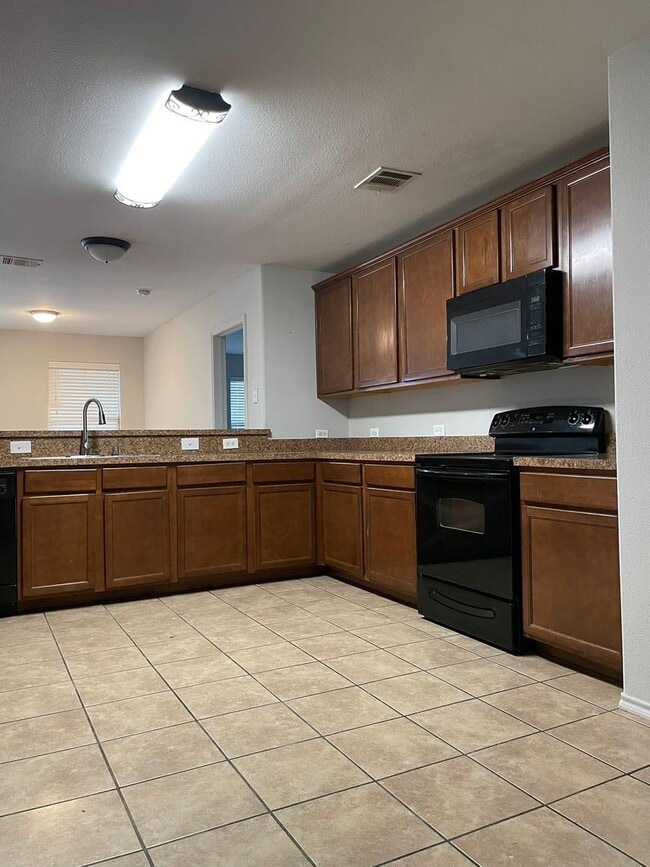 Building Photo - 3613 Dove Ln