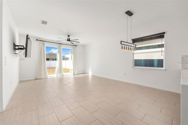 Building Photo - 6366 SW 77th Ave