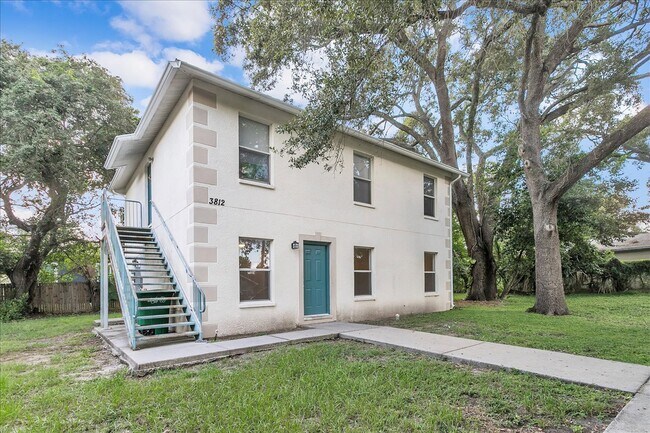 Front - 3812 N 51st St