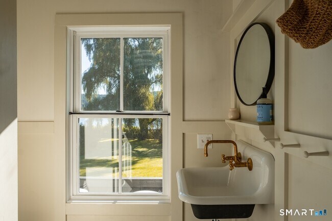 Building Photo - 69 Mudge Pond Rd