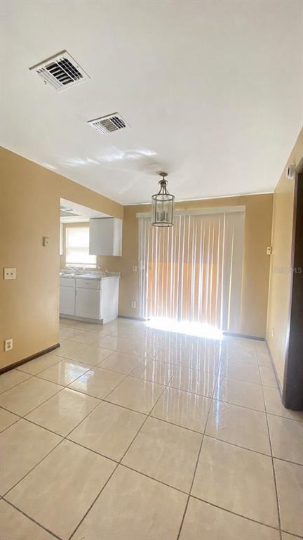 Building Photo - 5565 Telipa Dr