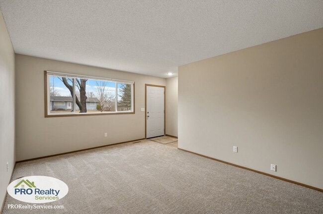 Building Photo - 3 Bedroom House In St. Francis