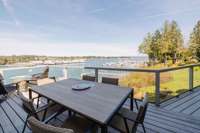 Building Photo - Furnished Bainbridge Island Waterfront Home with Incredible Views
