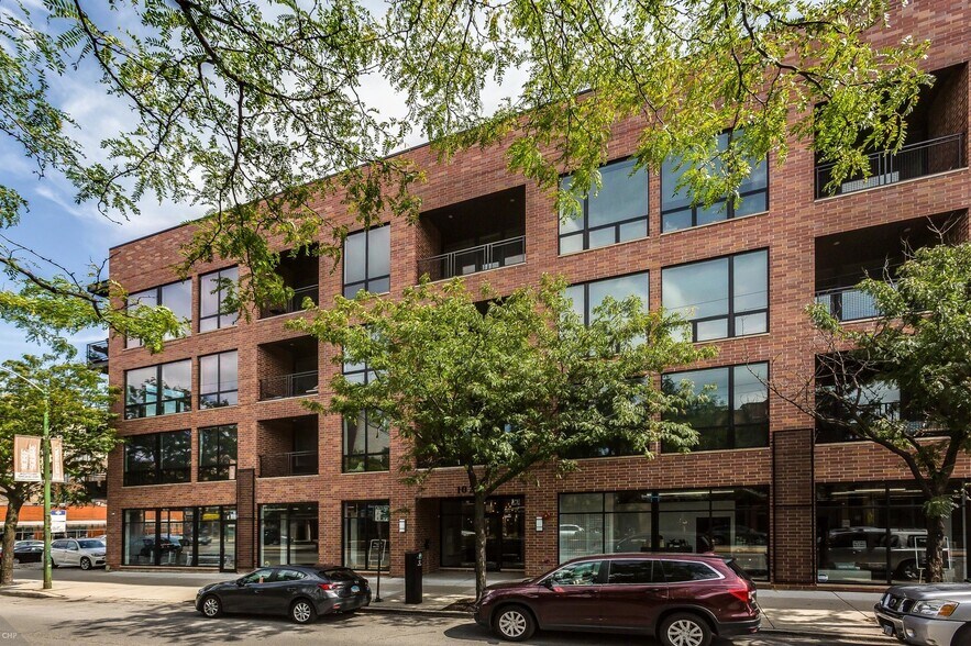 Building Photo - 1023 N Ashland Ave