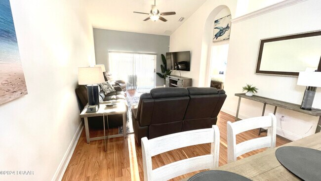 Building Photo - 1663 Areca Palm Dr