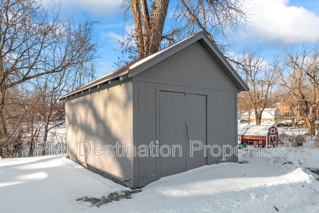 Building Photo - 811 N 10th St