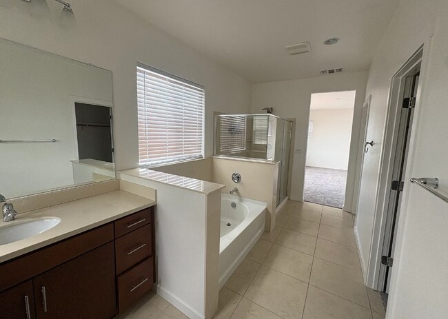 Building Photo - 1072 Mariners Dr