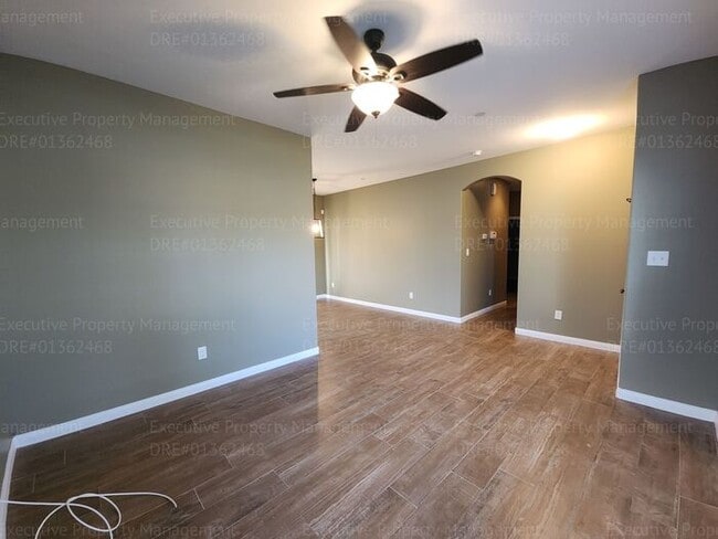 Building Photo - Charming 3 bedroom, 2 bathroom home locate...