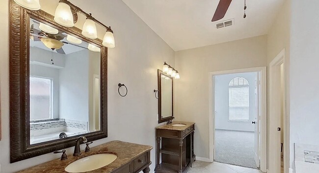 Building Photo - Charming 4-Bedroom Home with Modern Comforts & Spacious Living