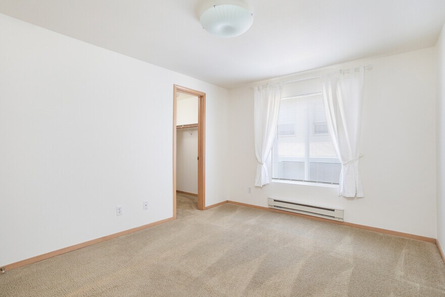 Building Photo - 6015 California Ave SW