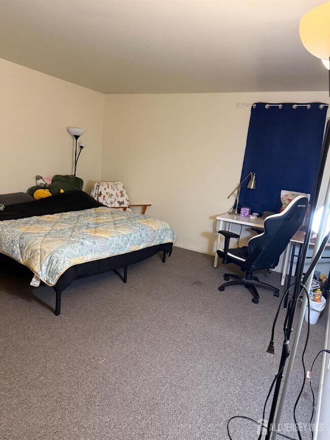 Building Photo - 34 Nelson Ave