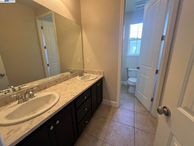 Building Photo - 1695 N Terracina Dr