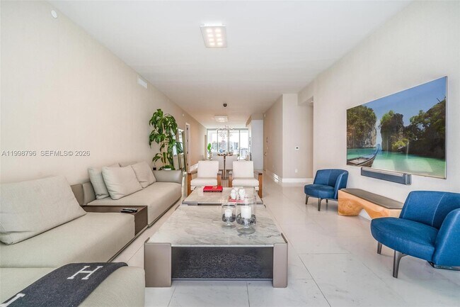 Building Photo - 16901 Collins Ave