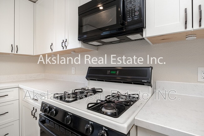 Building Photo - 354 Blossom Dr