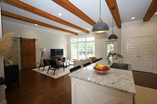 Building Photo - 4025 Gramercy Dr