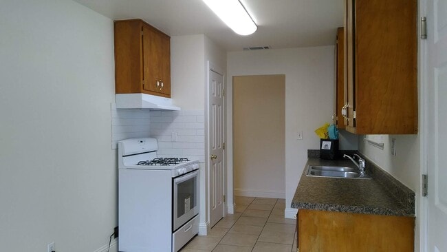 Building Photo - 1440 Orange St