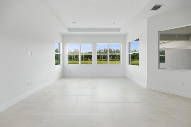 Building Photo - 15144 Wildwood Cir