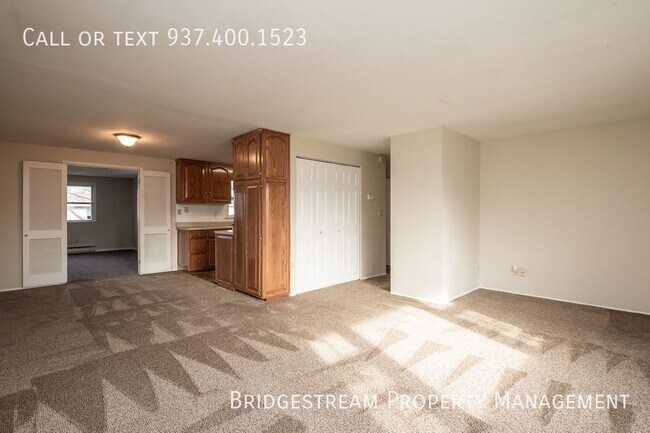 Building Photo - 3 bedroom, 1.5 bath ranch home with shed a...