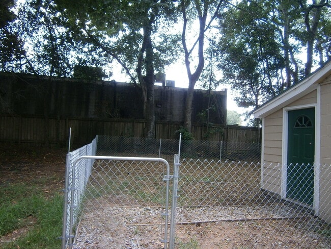 Building Photo - 2906 Polk St