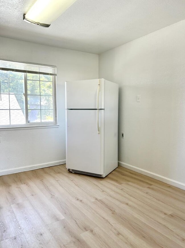 Building Photo - 9810 A St