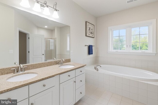 Building Photo - 21234 Park Grove Terrace