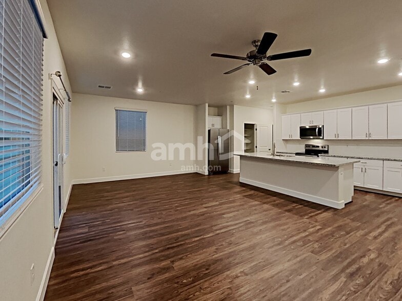 Building Photo - 327 Cape Seville Pl