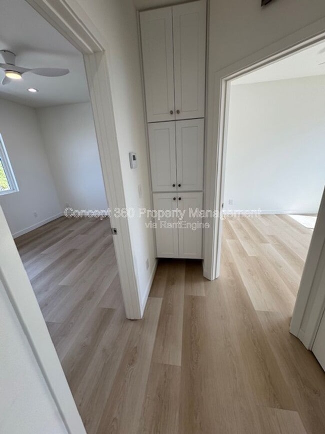 Building Photo - 6168 Briercrest Ave