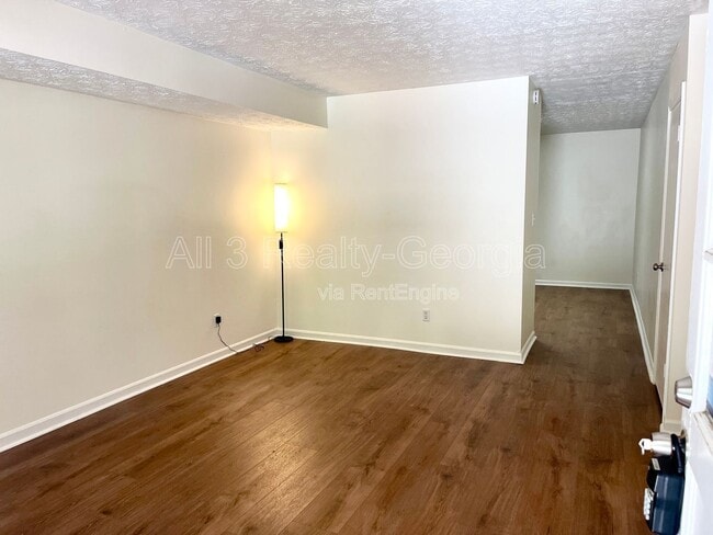 Building Photo - 135 Meadowbrook Ct